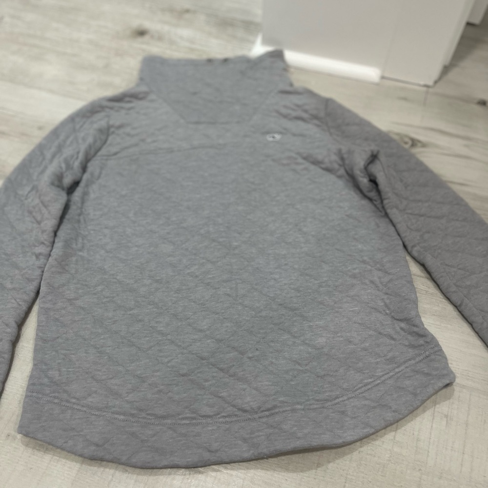 Vineyard vines sweater